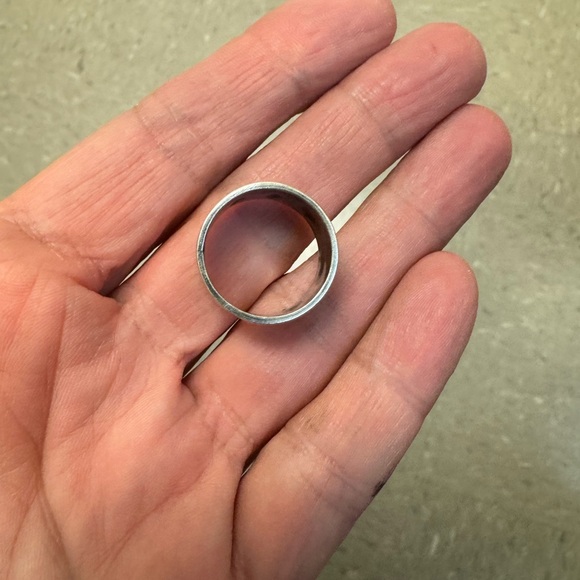 Native American size 7.5 sterling silver ring - preowned - Picture 6 of 7